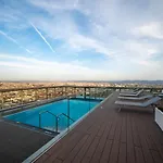 Exclusive 2Br Skyline Penthouse By Hm