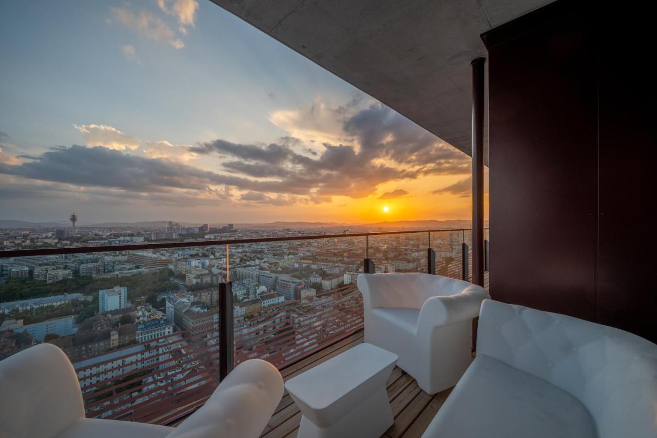 Exclusive 2br Skyline Penthouse By Hm * Wien